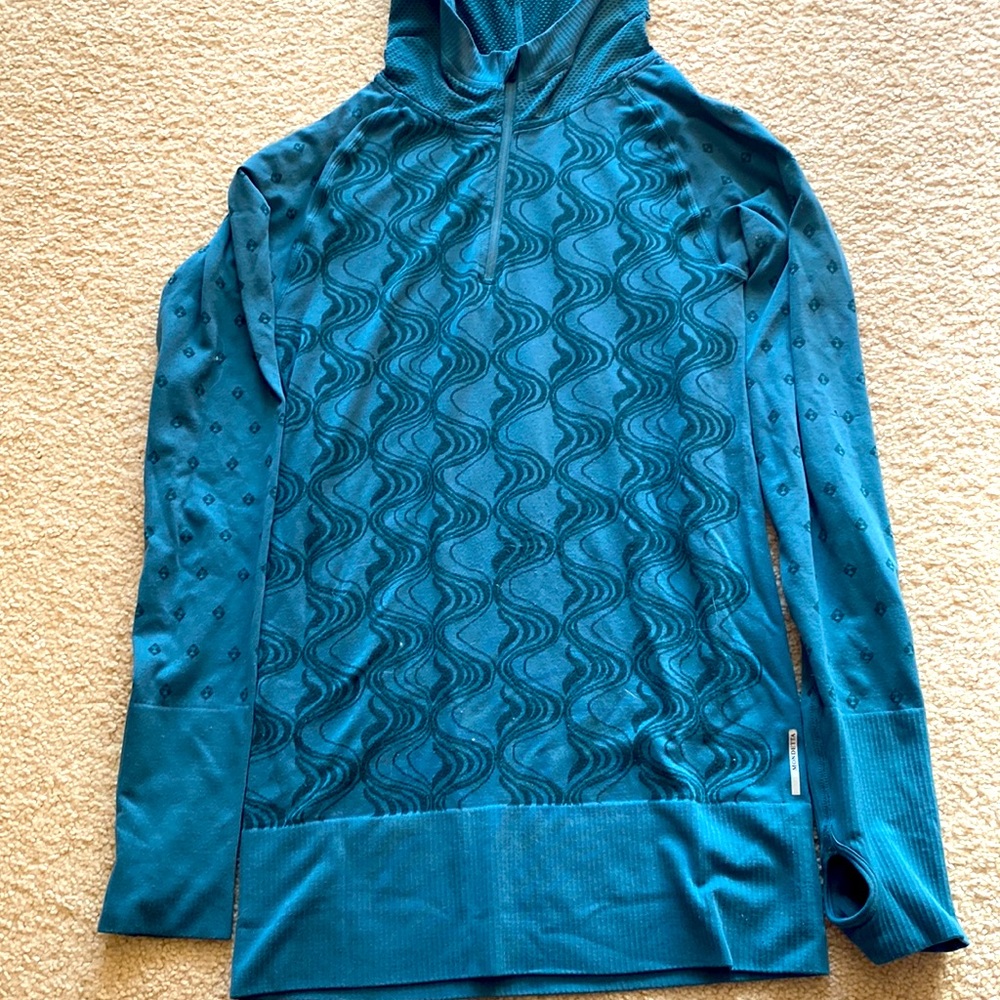 Athletic long sleeve shirt Mondetta  beautiful torquoise color!